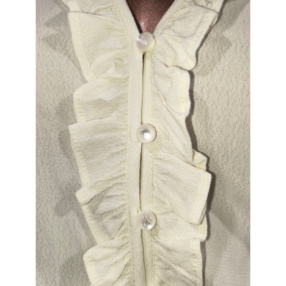 Dress Forum Cream Ruffle V-Neck Button Front Peplum Blouse Juniors Large NWT - Picture 2 of 7